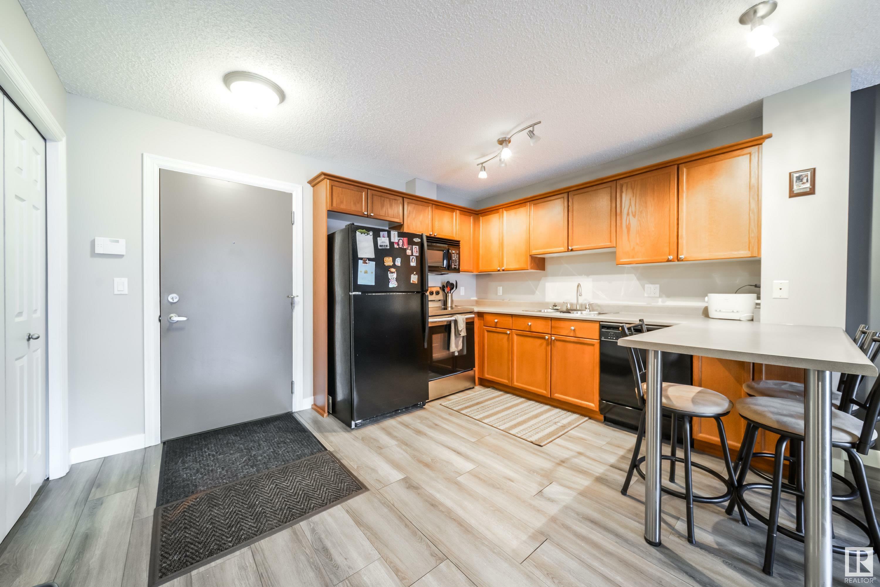 Photo de la propriété:  4407 23 Street NW 103  AB T6T 0B6 