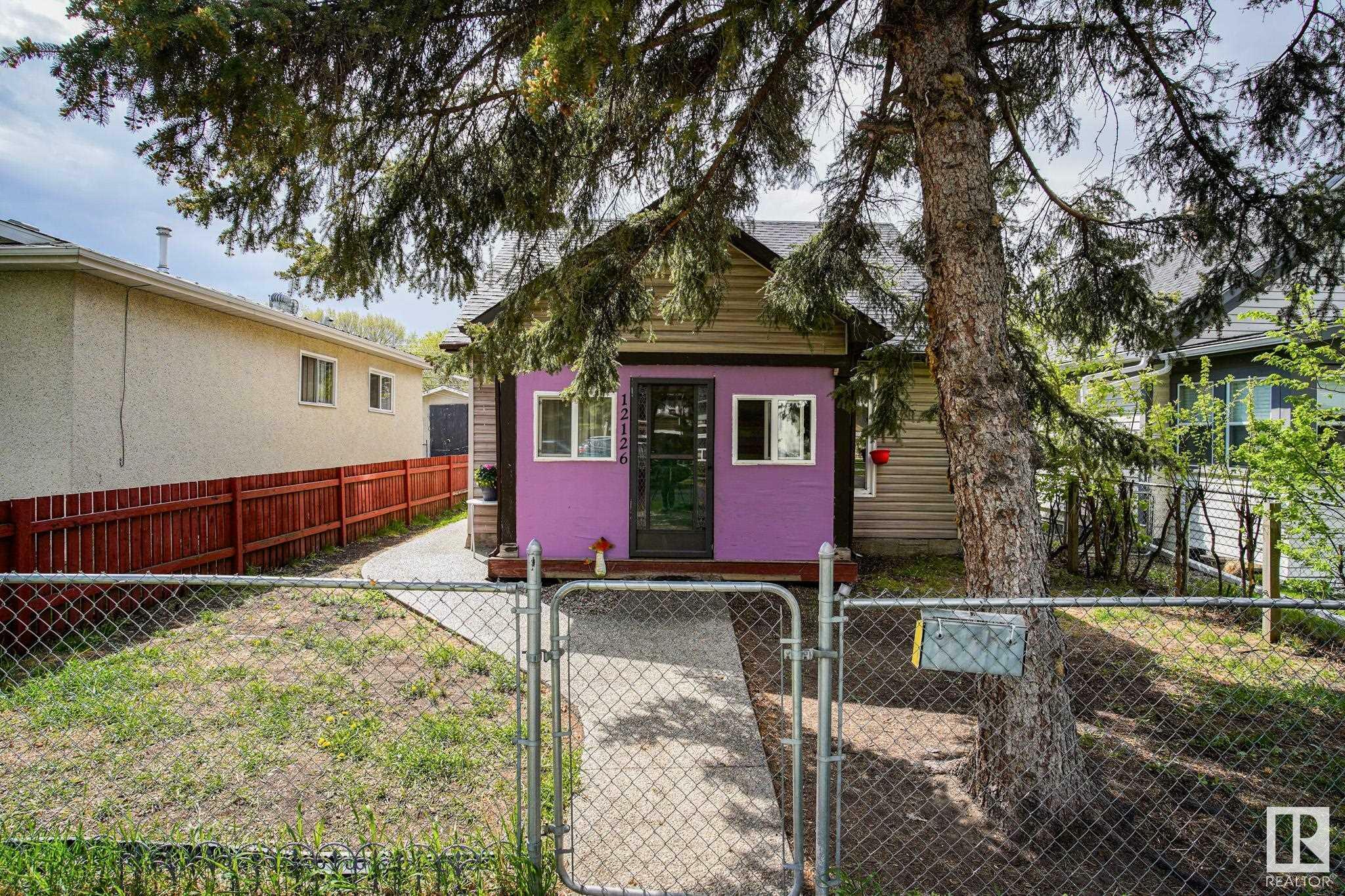 Property Photo:  12126 94 Street NW  AB T5G 1J9 