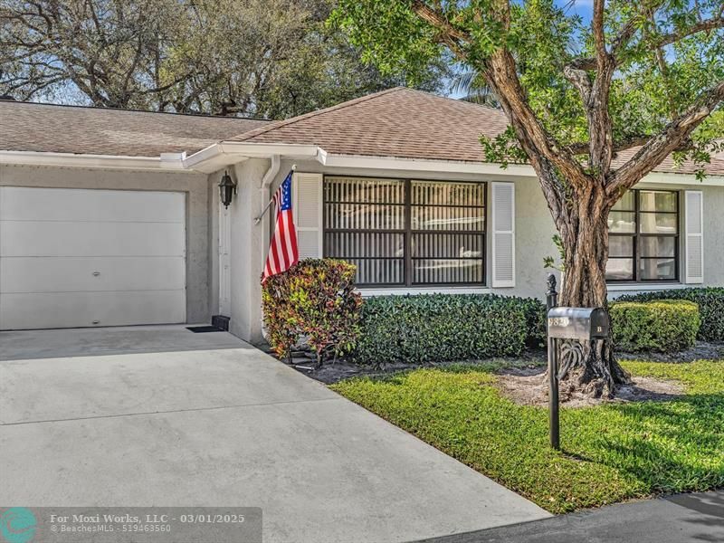 Property Photo:  9820 Pecan Tree Dr 9820-B  FL 33436 