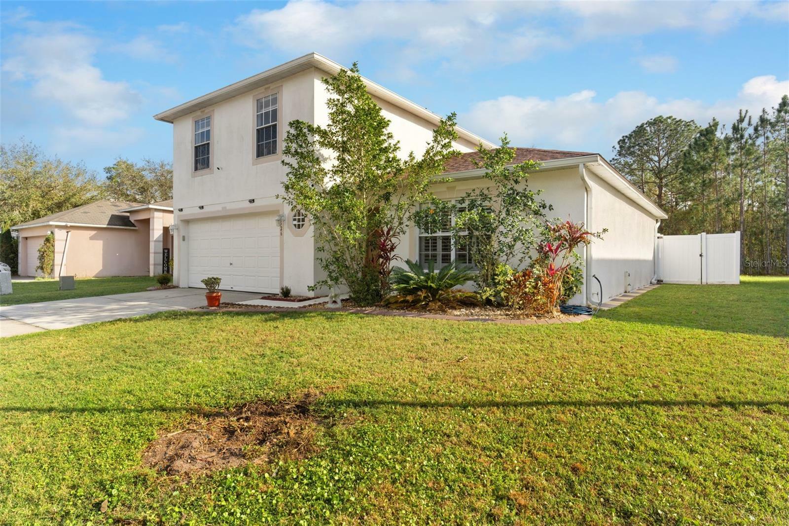 Property Photo:  1526 Country Chase Street  FL 33810 