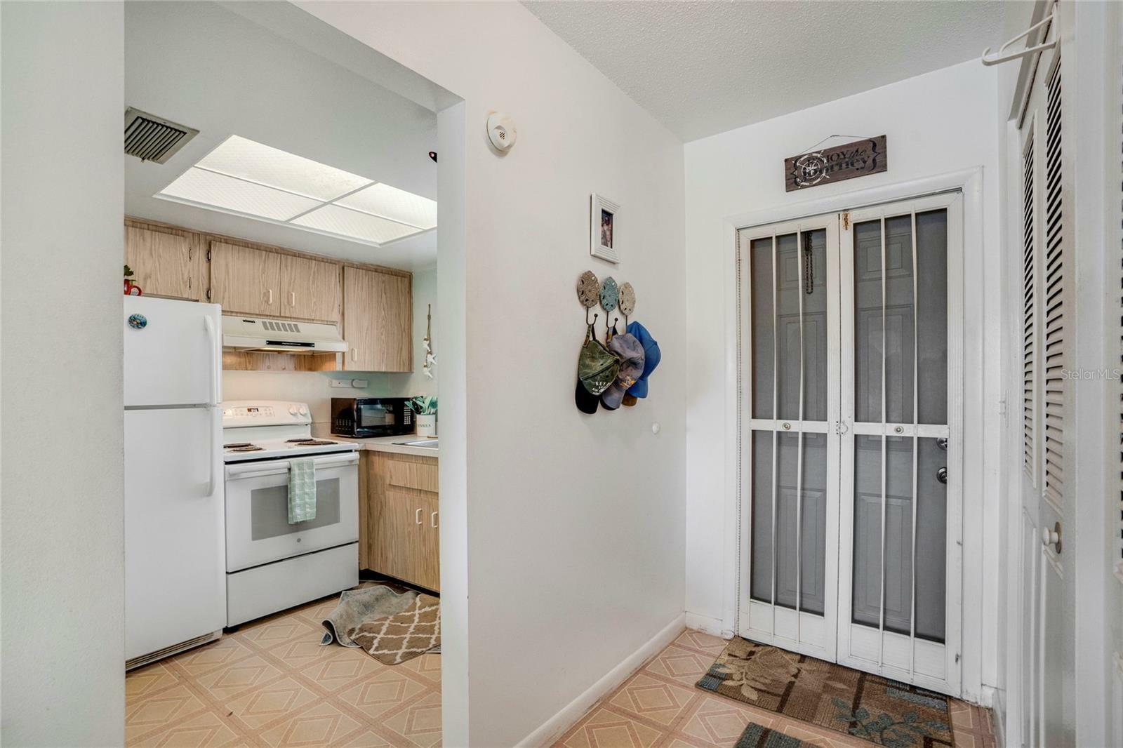 Property Photo: 2907 51st Avenue W FL 34205