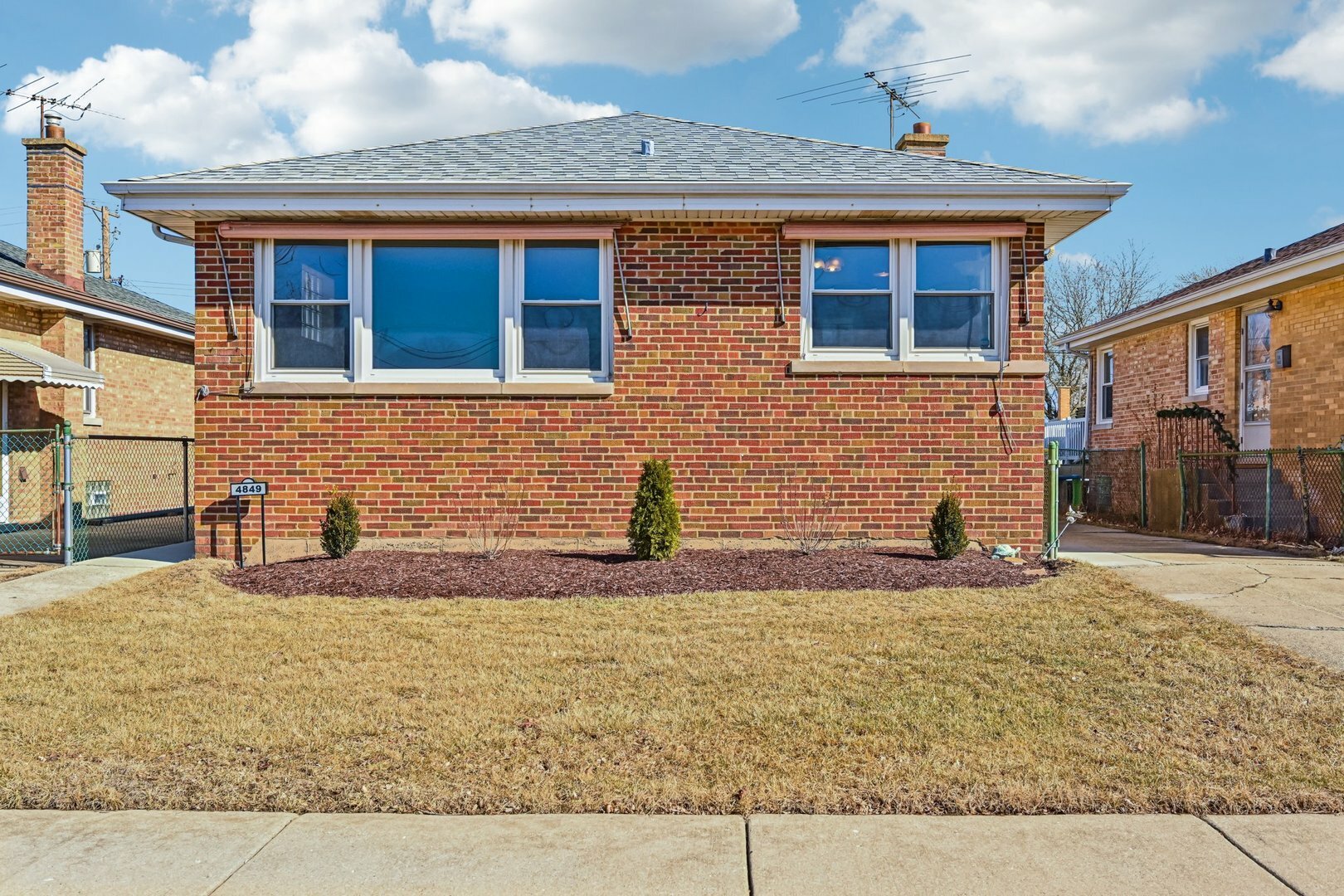 4849 N Mont Clare Avenue  Chicago IL 60656 photo