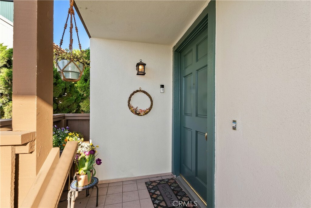 Property Photo:  832 Calle Pluma  CA 92673 