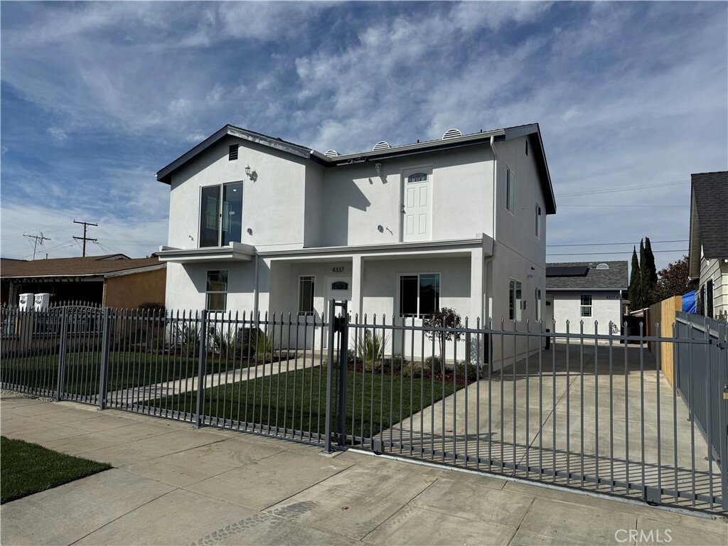 Property Photo:  4337 E Palmerstone Street  CA 90221 