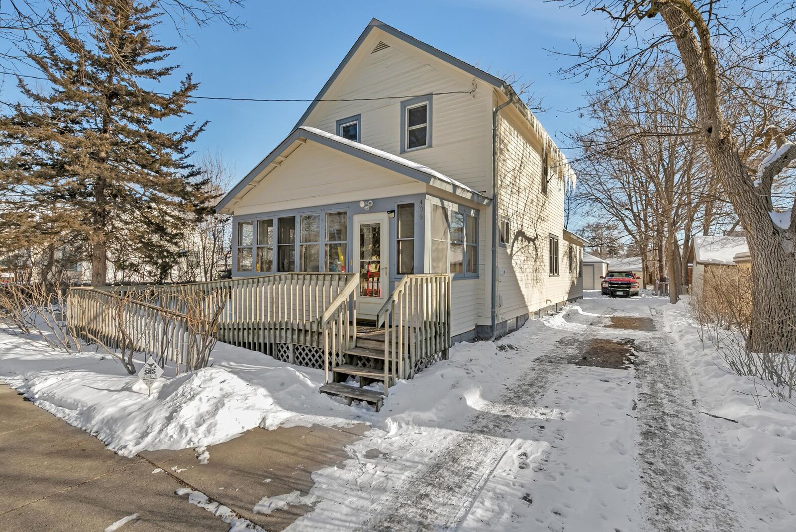 Property Photo: 406 15th Avenue N MN 56303