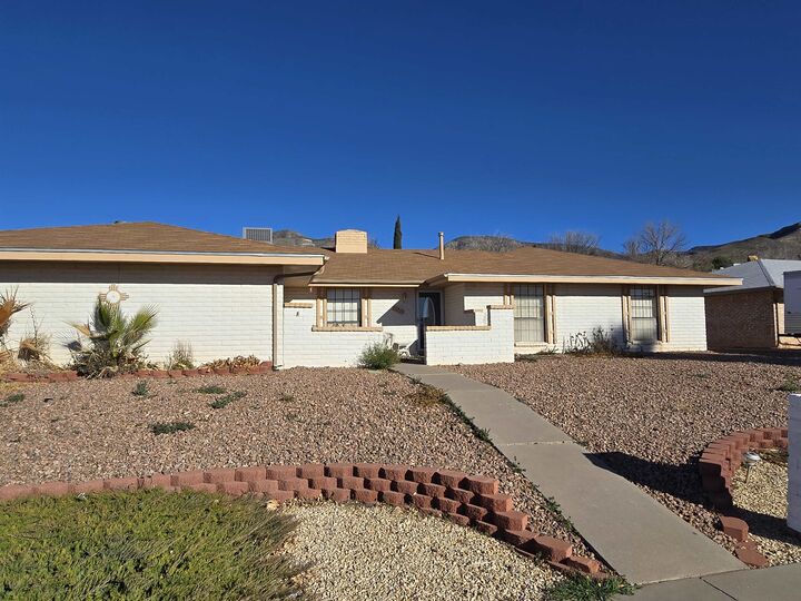 Property Photo:  1010 Sundial Ave  NM 88310 