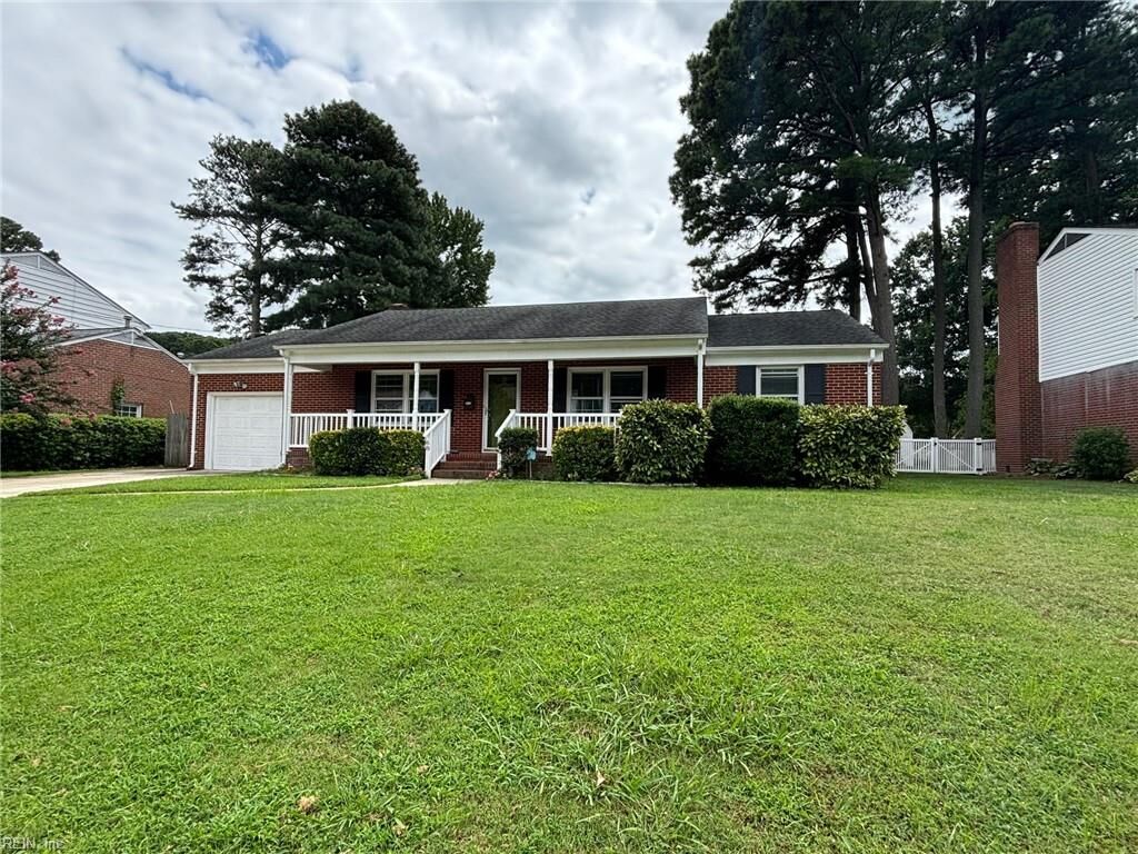 Property Photo:  68 Croatan Rd  VA 23606 