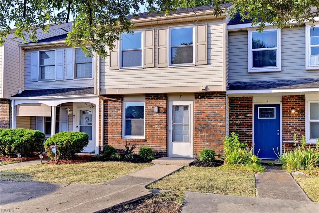Property Photo:  7 Lucinda Ct  VA 23666 