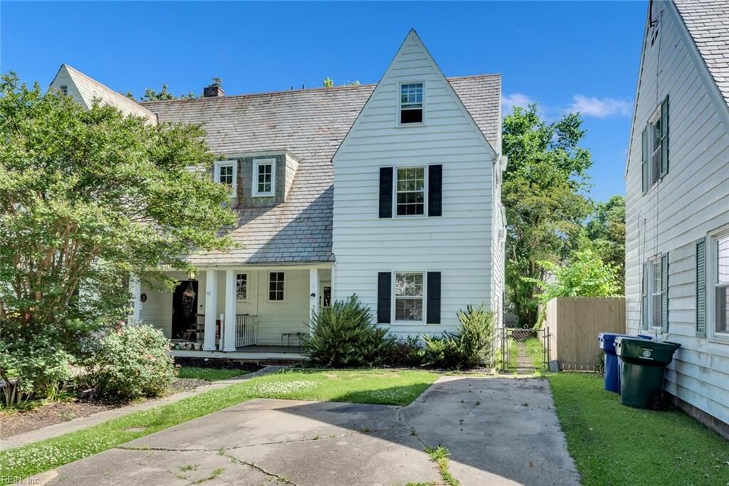 Property Photo:  208 Palen Ave  VA 23601 