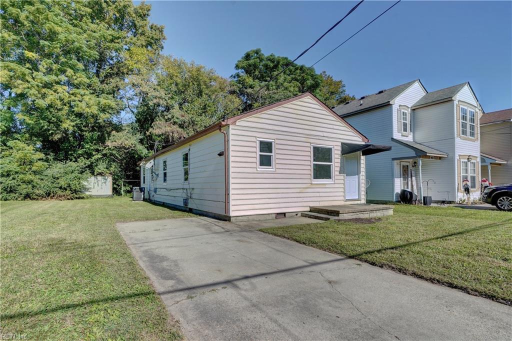 Property Photo:  1105 Railroad Ave  VA 23324 
