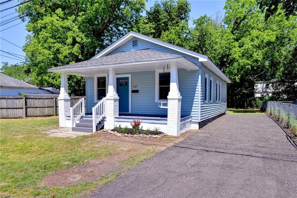 Property Photo:  117 South Ave  VA 23601 