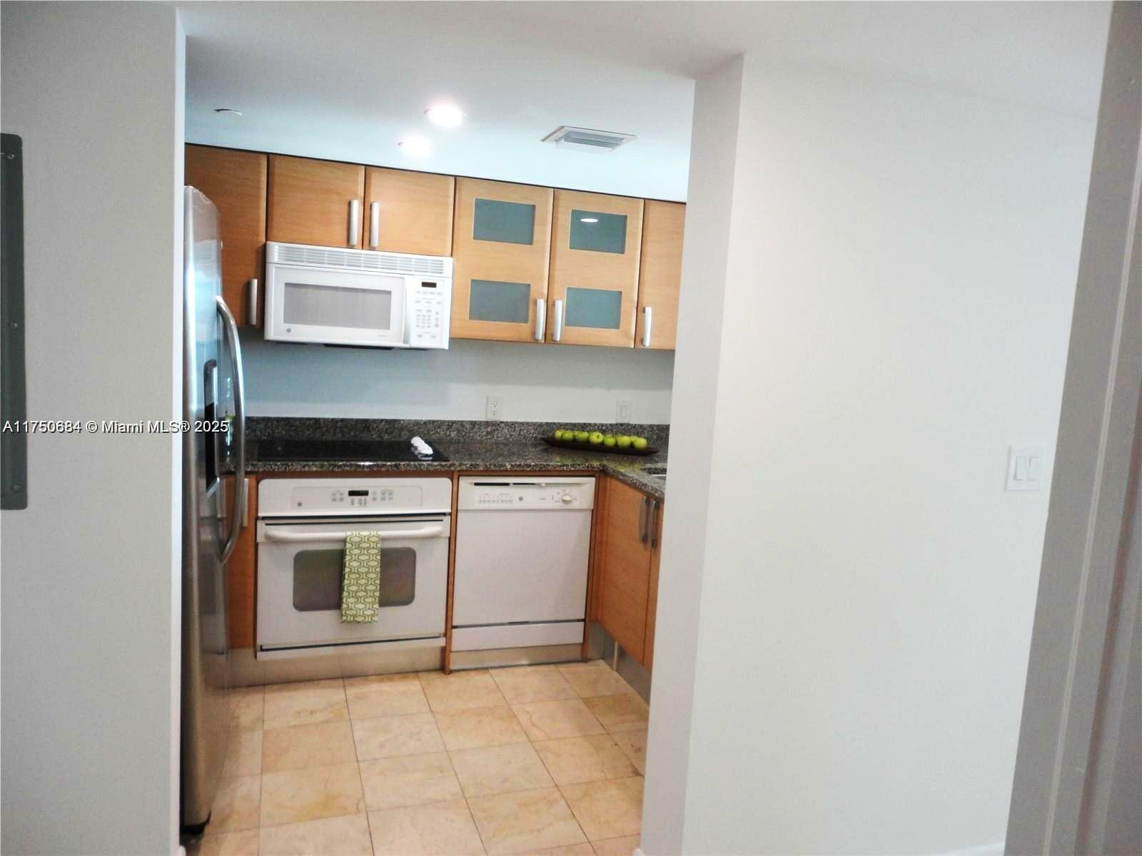 Property Photo:  2101 Brickell Ave 2211  FL 33129 