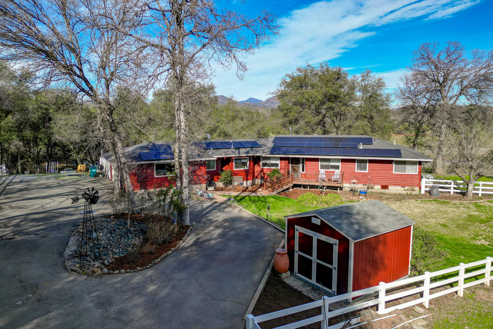 Property Photo:  20424 Helena Oaks Lane  CA 96003 