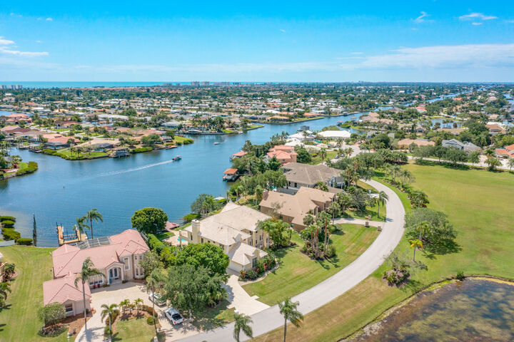 Property Photo:  124 Lanternback Island Drive  FL 32937 