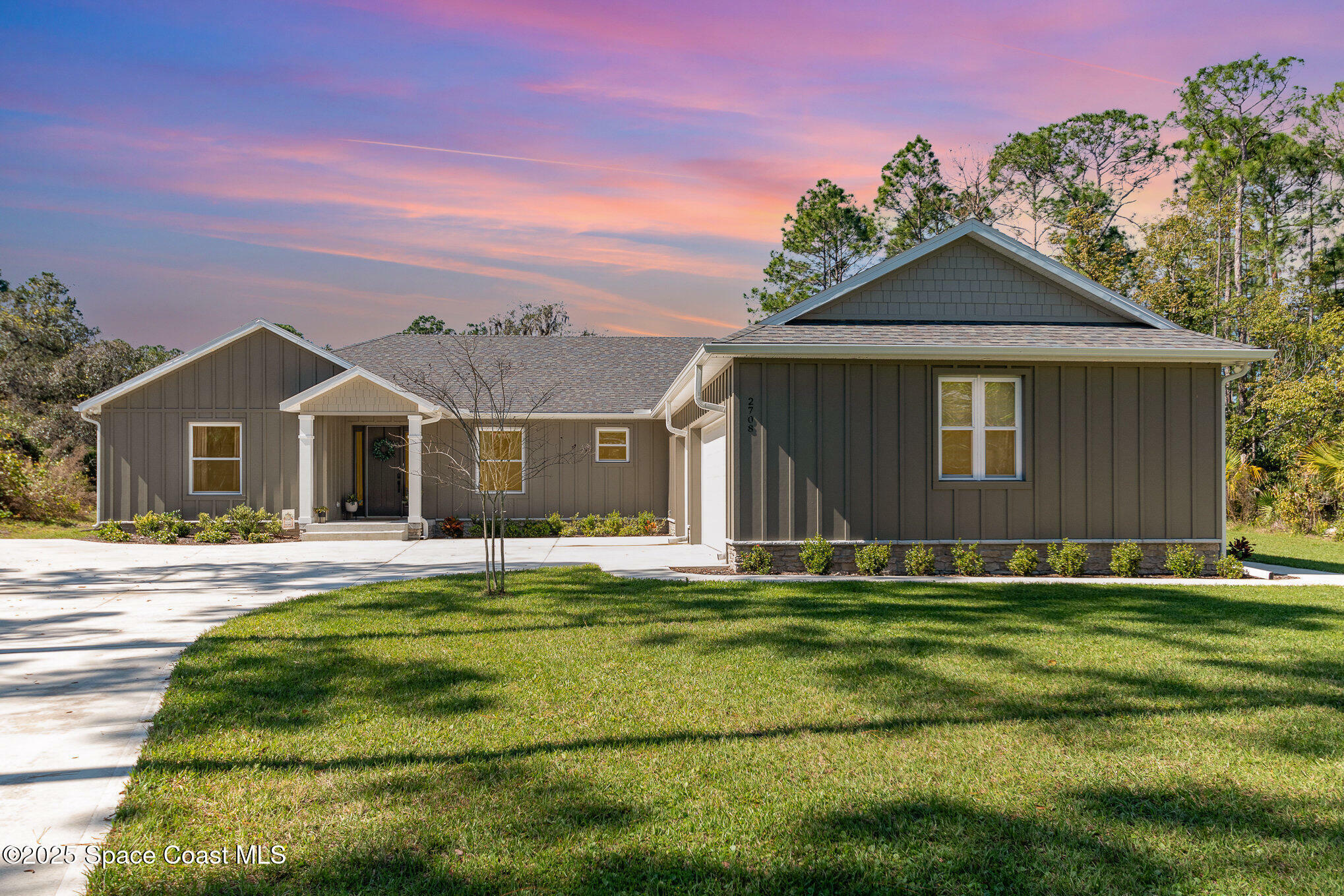 Property Photo:  2708 Pintail Court  FL 32754 