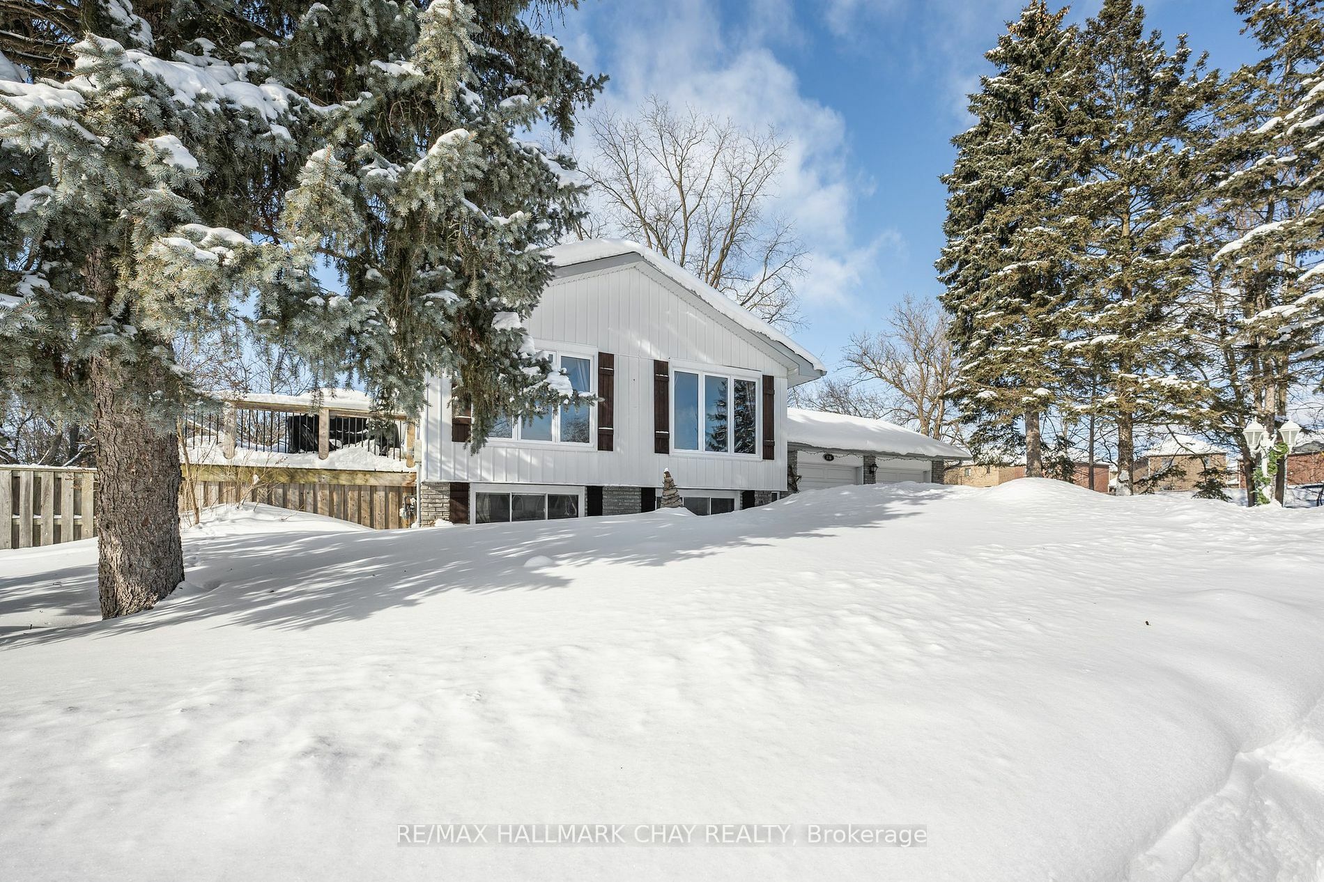 Property Photo:  316 Pine Dr  ON L4N 4J5 