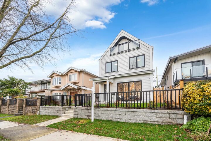 Property Photo: 65 E 58th Avenue 1 BC V5X 1V7