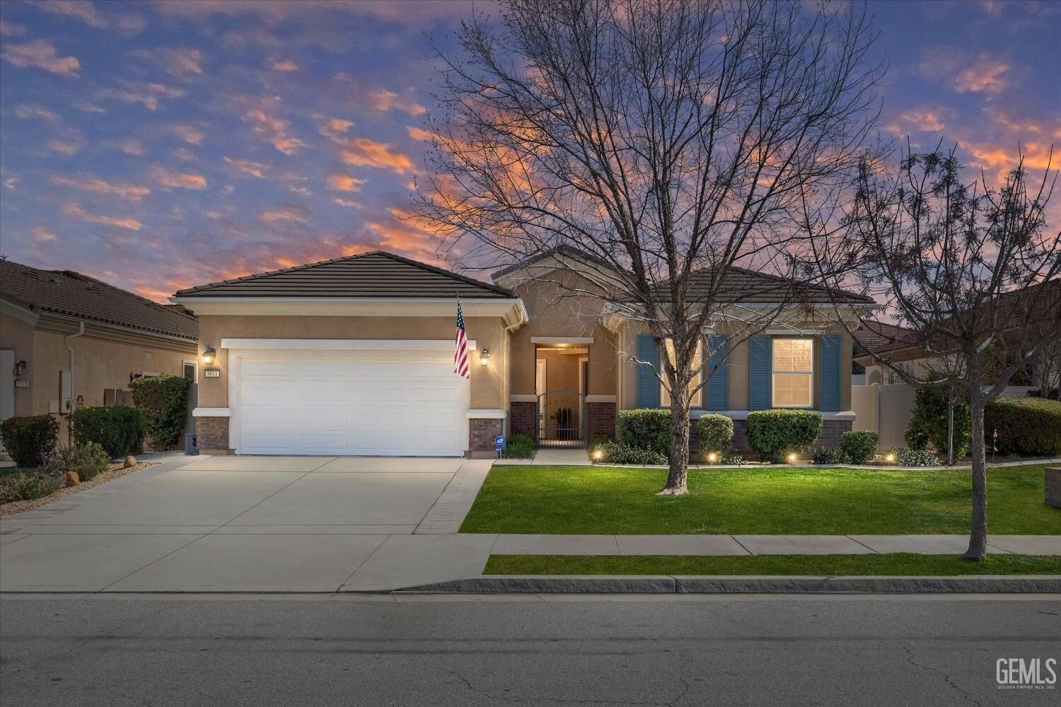 Property Photo:  5811 River Birch Drive  CA 93306 