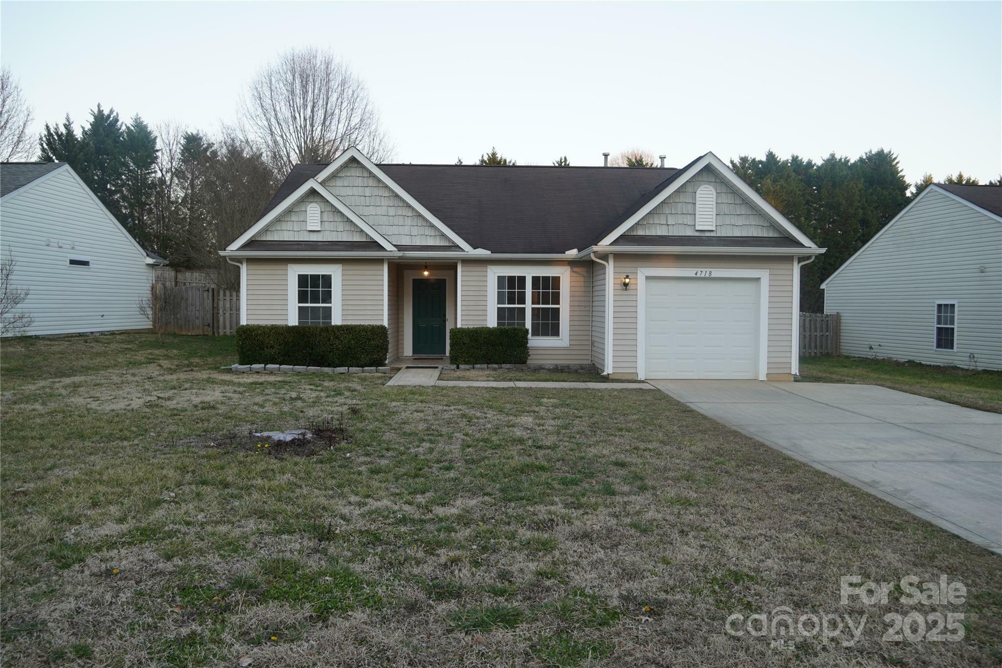 Property Photo:  4718 Sahalee Lane  NC 28216 