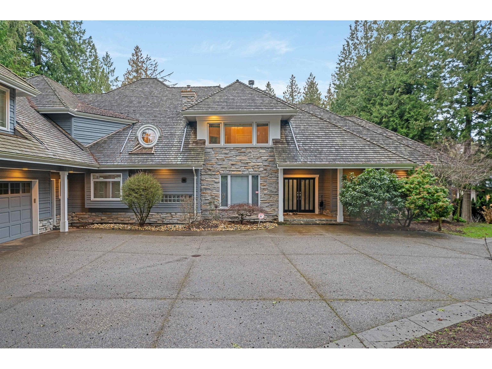 Property Photo: 13451 Vine Maple BC V4P 1W8