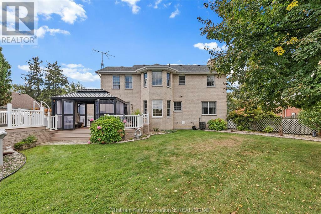 Photo de la propriété:  22745 Creek Road  ON N7M 0L3 