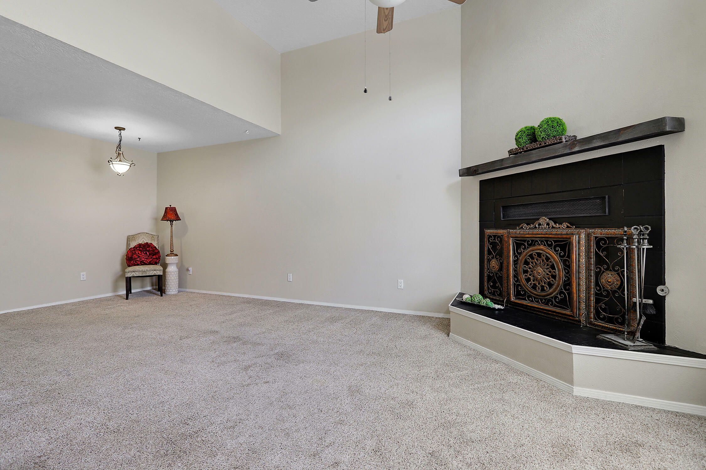 Property Photo: 2813 Mirto Street NE NM 87112