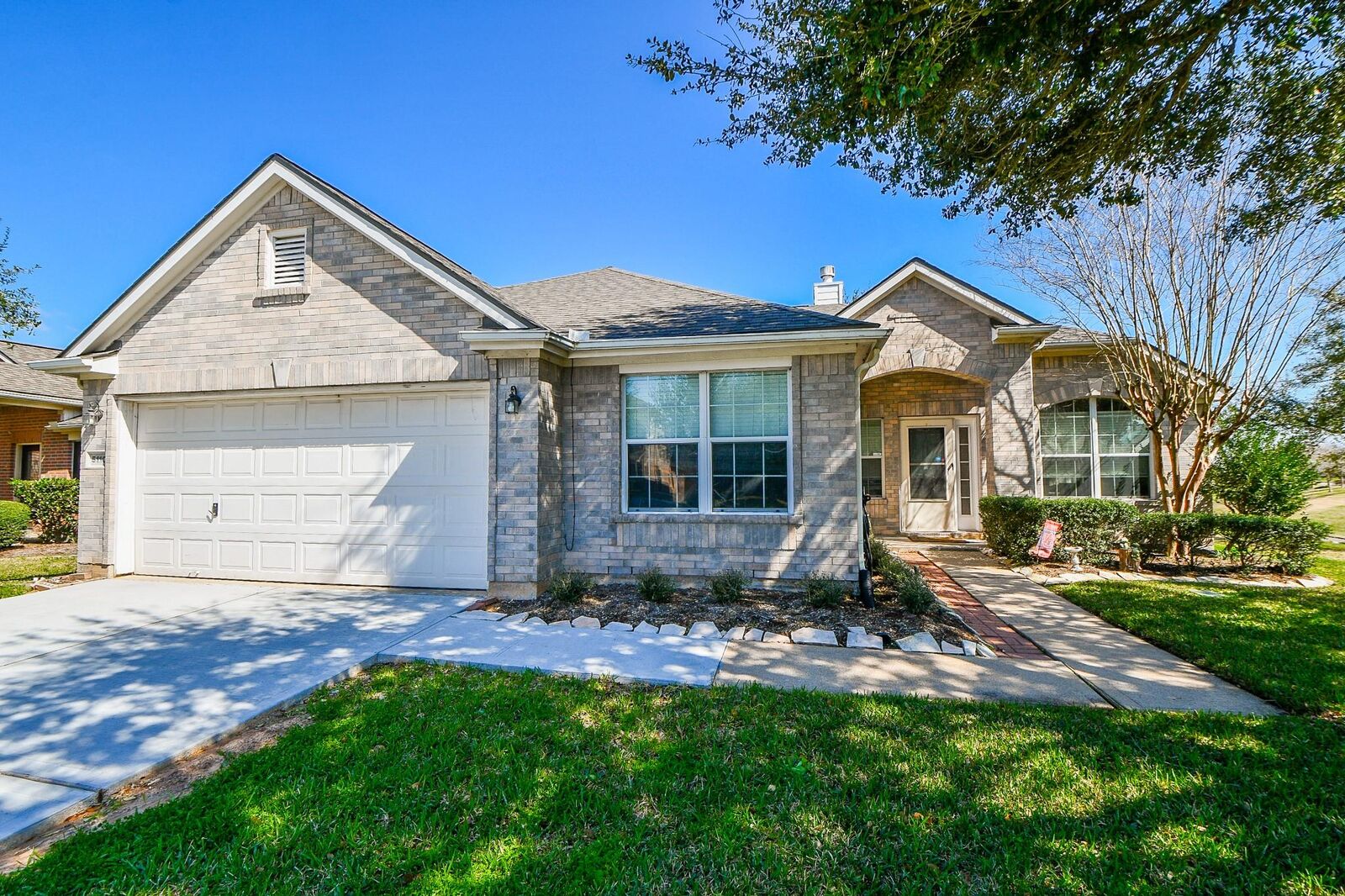 Property Photo: 5110 Meadow Canyon Drive TX 77479
