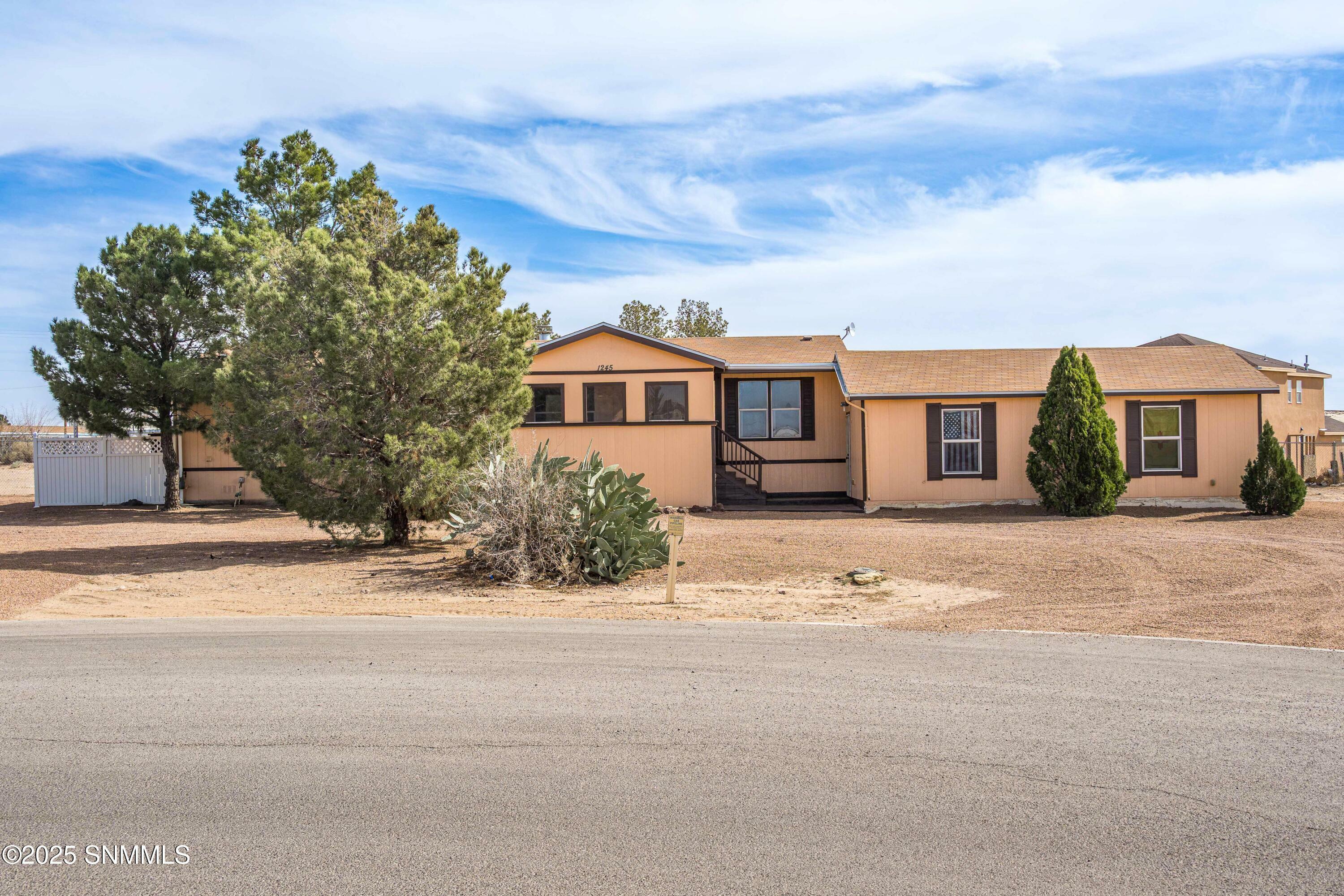 Property Photo: 1245 Carlsbad Court NM 88047