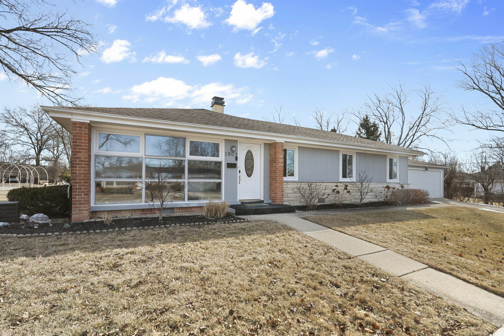 Property Photo:  1903 Big Oak Circle  IL 60062 