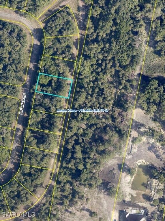 Property Photo: 544 Marigold Circle FL 33935