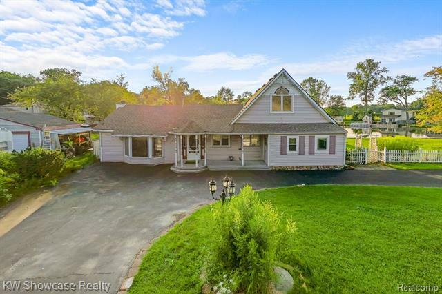 Property Photo: 4287 Lake Grove MI 48383