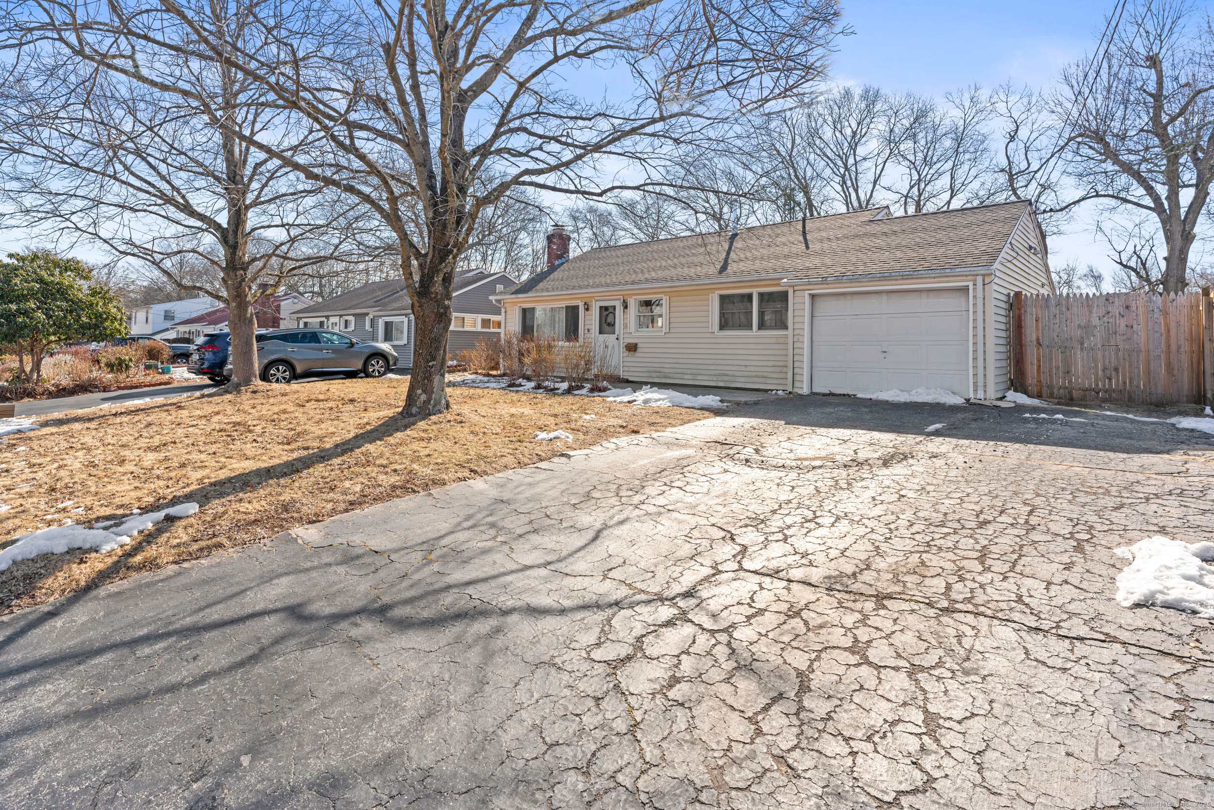 Property Photo:  18 Plymouth Avenue South  CT 06340 