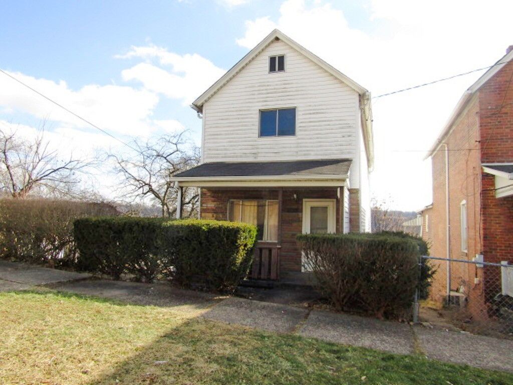 Property Photo:  1304 8th Ave  PA 15065 