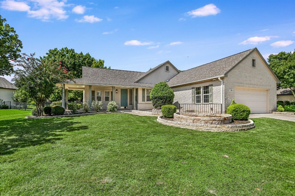 Property Photo:  123 Warbler Way  TX 78633 