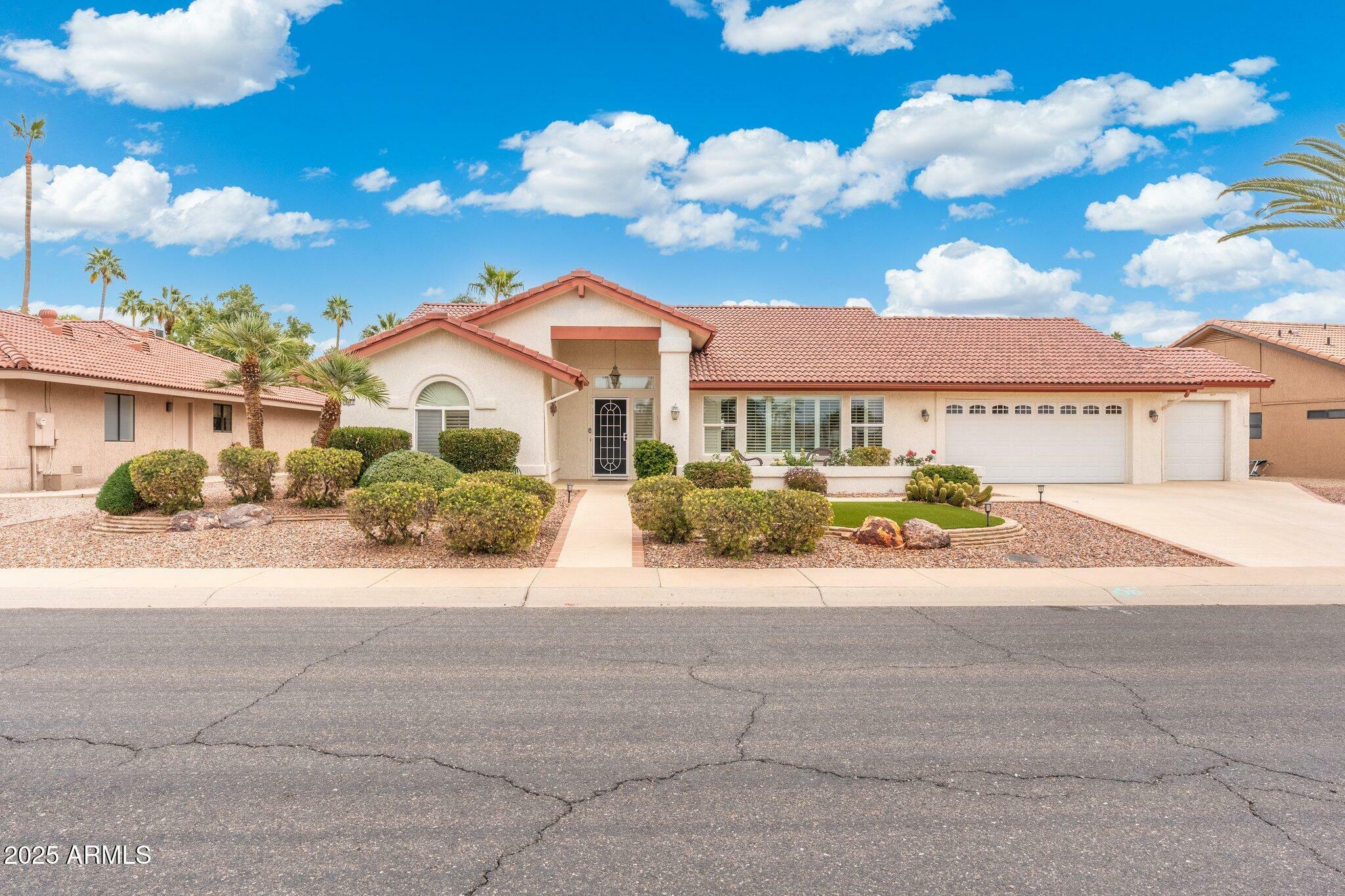 Property Photo:  20827 N Stonegate Drive  AZ 85375 