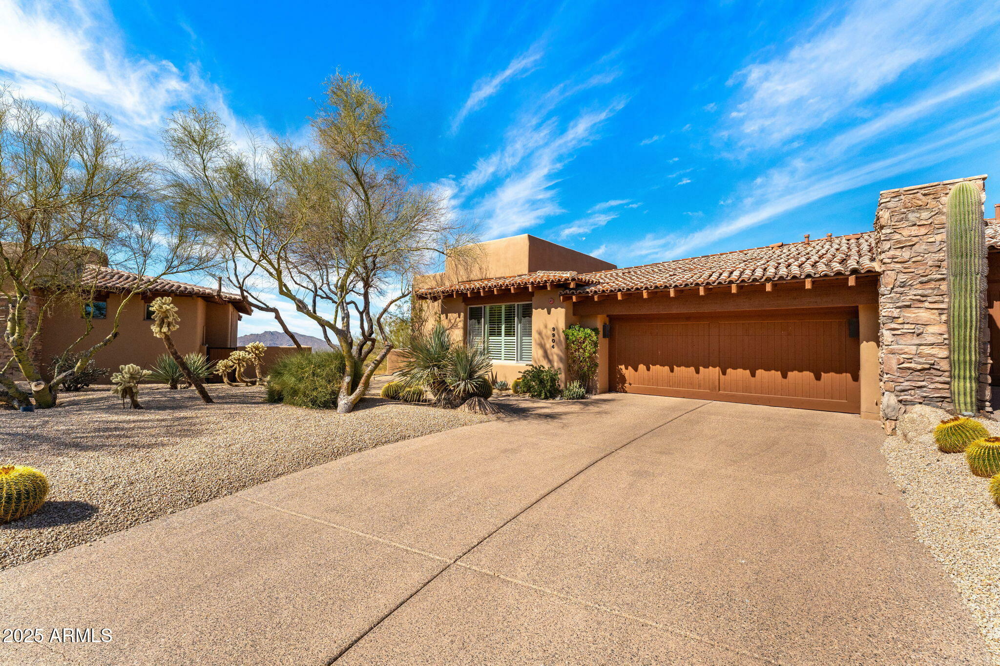 Property Photo: 9904 E Lookout Mountain Drive AZ 85262