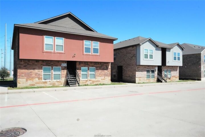 2910 Town Square Avenue 24  Bryan TX 77802 photo