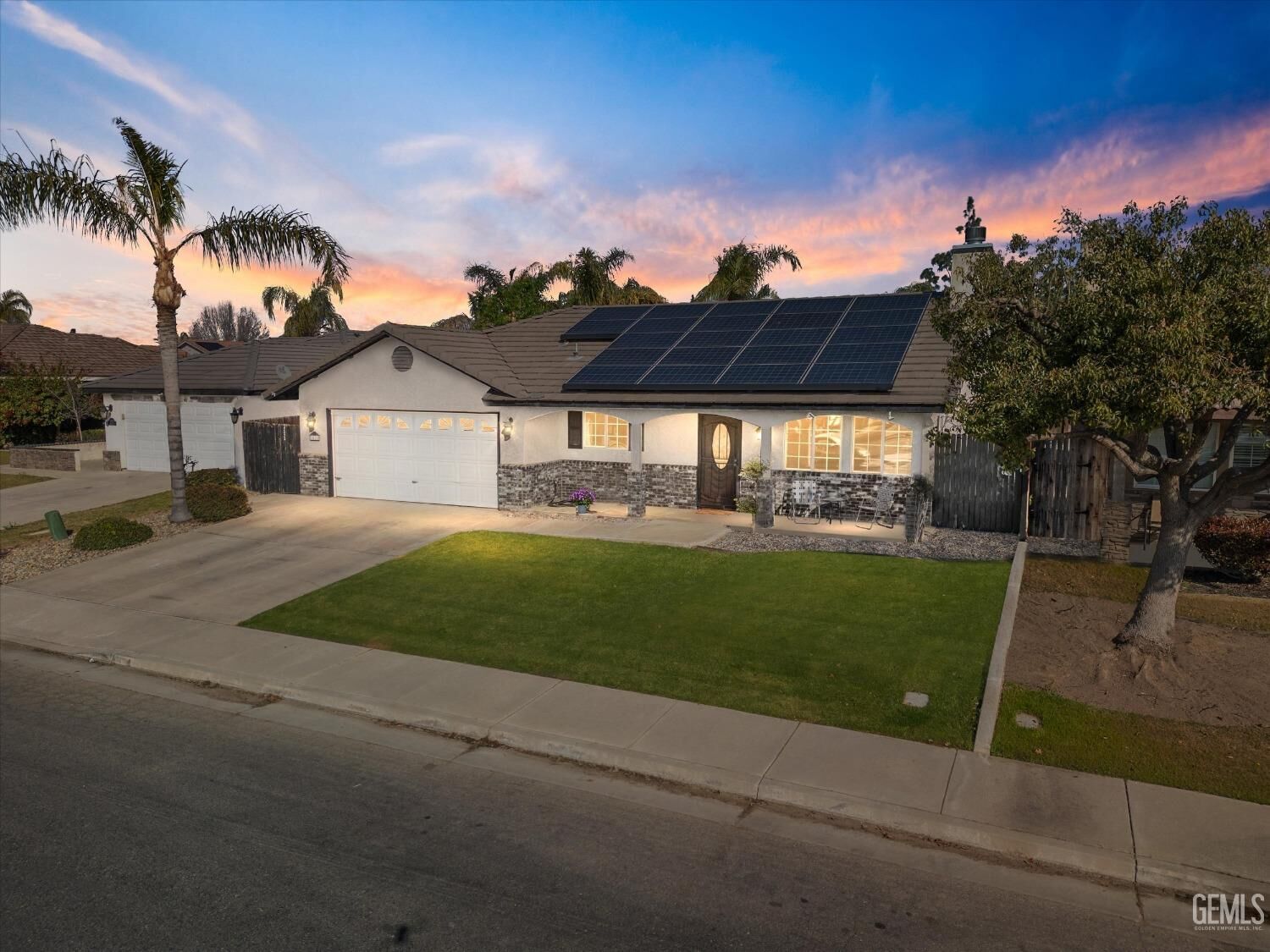 Property Photo: 3618 Azure Dr CA 93312