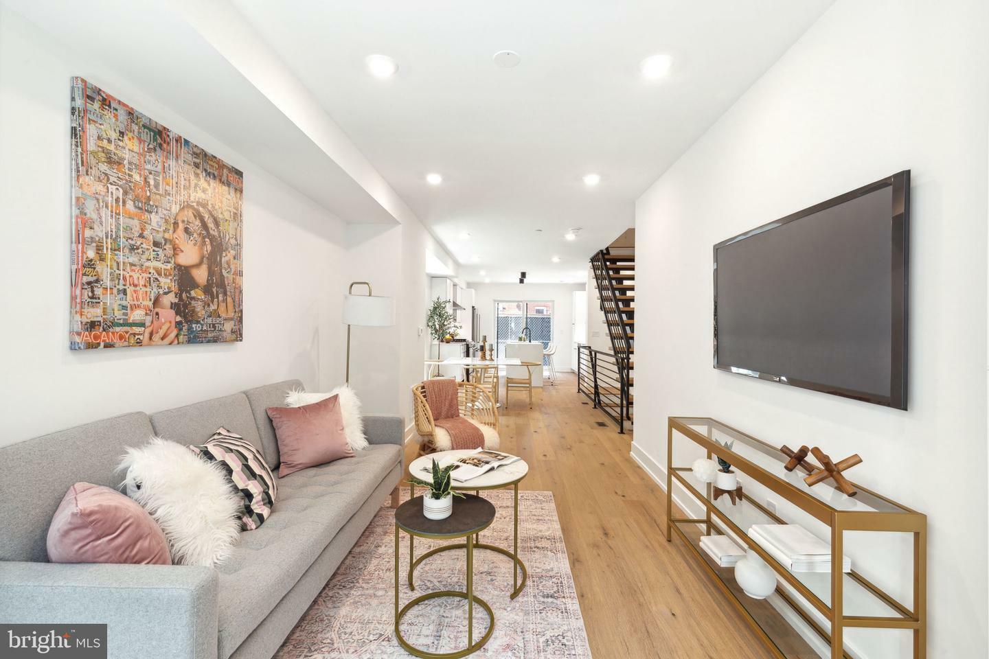 Property Photo: 2035 Waverly Street 3 PA 19146