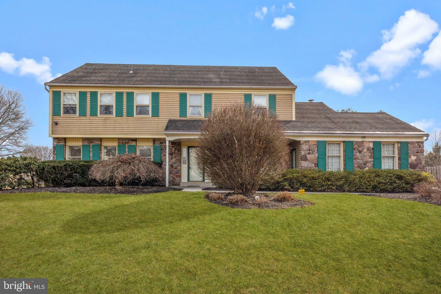 Property Photo:  1335 Knox Drive  PA 19067 