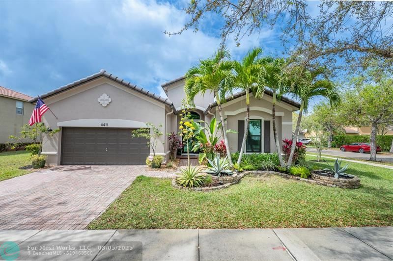 Property Photo:  4411 E Seneca Ave  FL 33332 