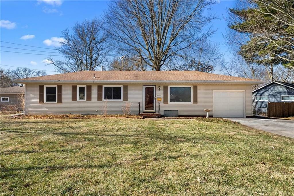 Property Photo: 4611 E 114th Street MO 64137