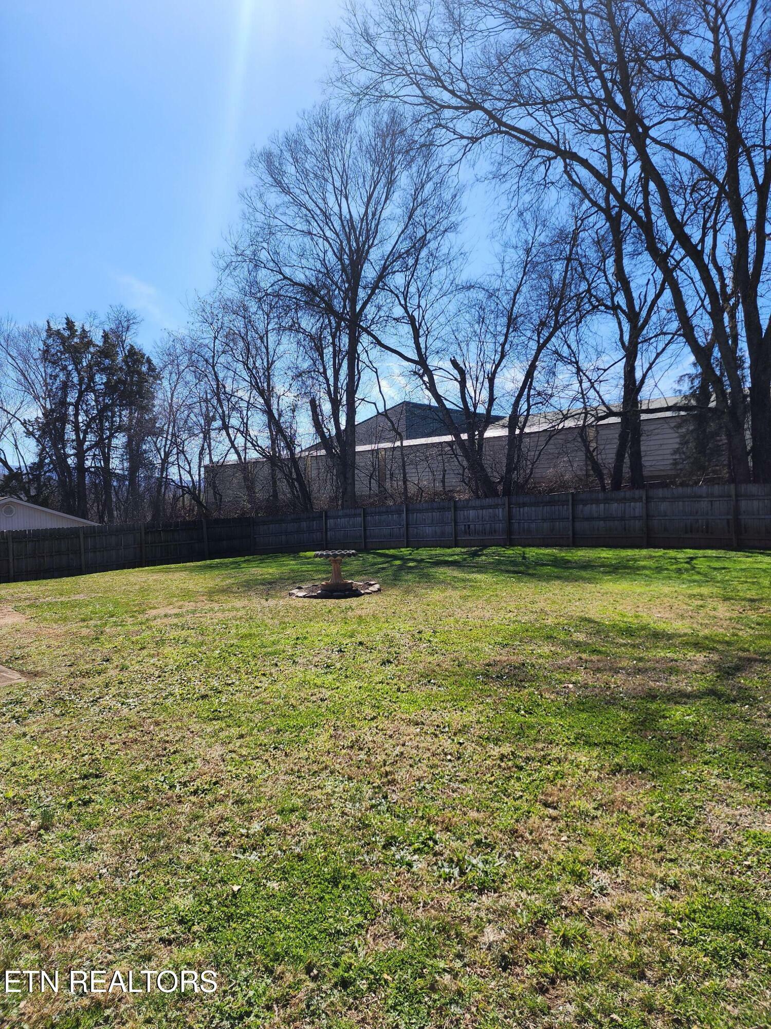 Property Photo:  215 Pocahontas St  TN 37821 