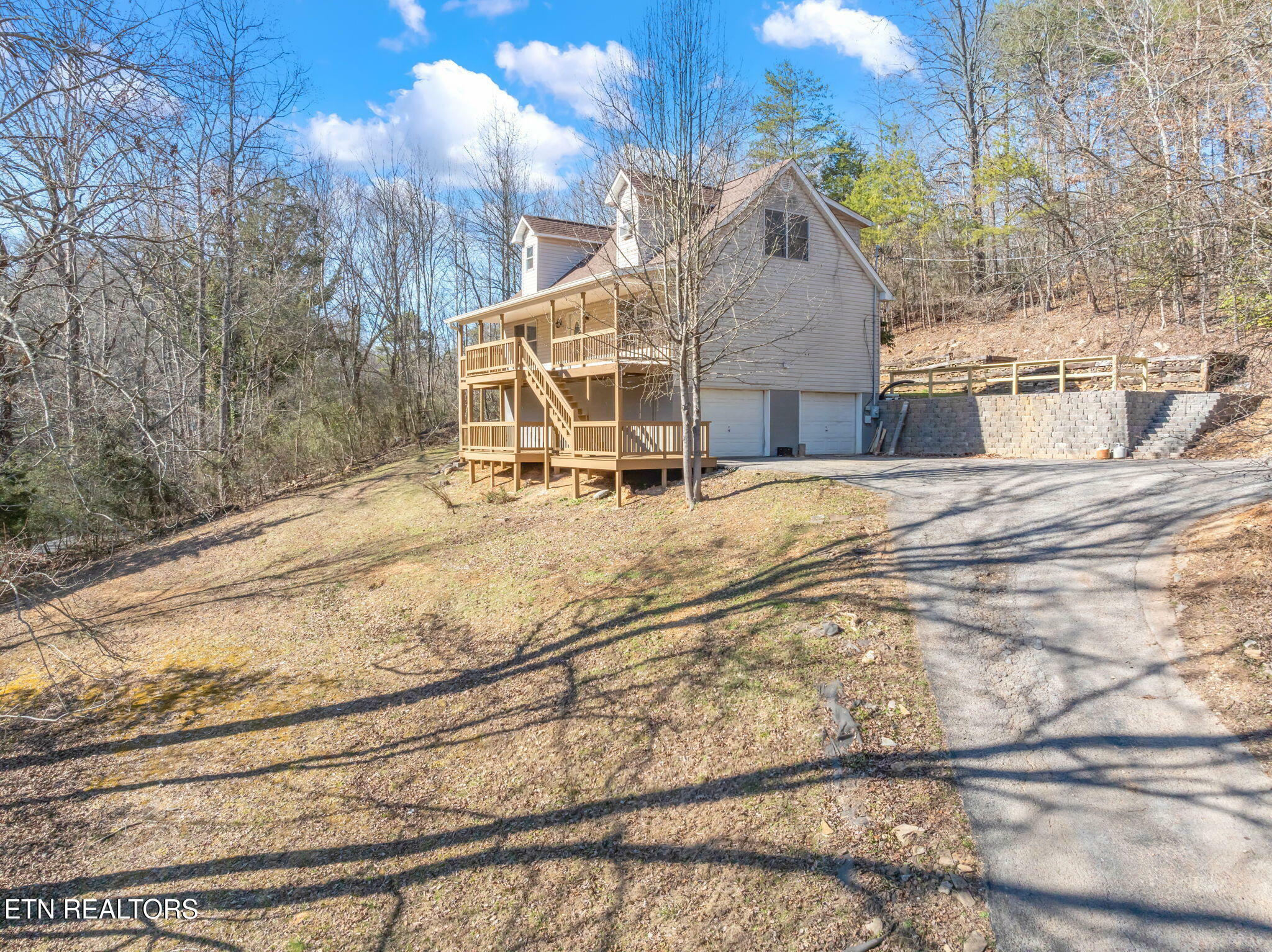 1636 Bluff Rd  Harriman TN 37748 photo