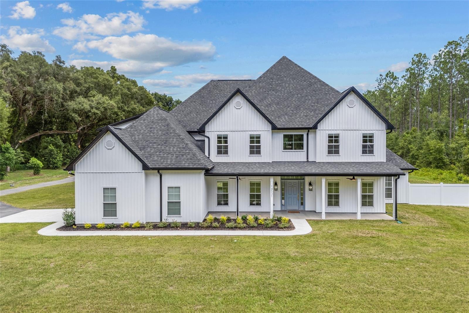 Property Photo: 14531 NW 214th Terrace FL 32643