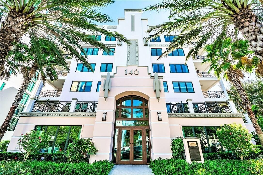 Property Photo: 146 4th Avenue NE 204 FL 33701