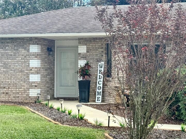 Property Photo: 29 Beckner Lane FL 32137