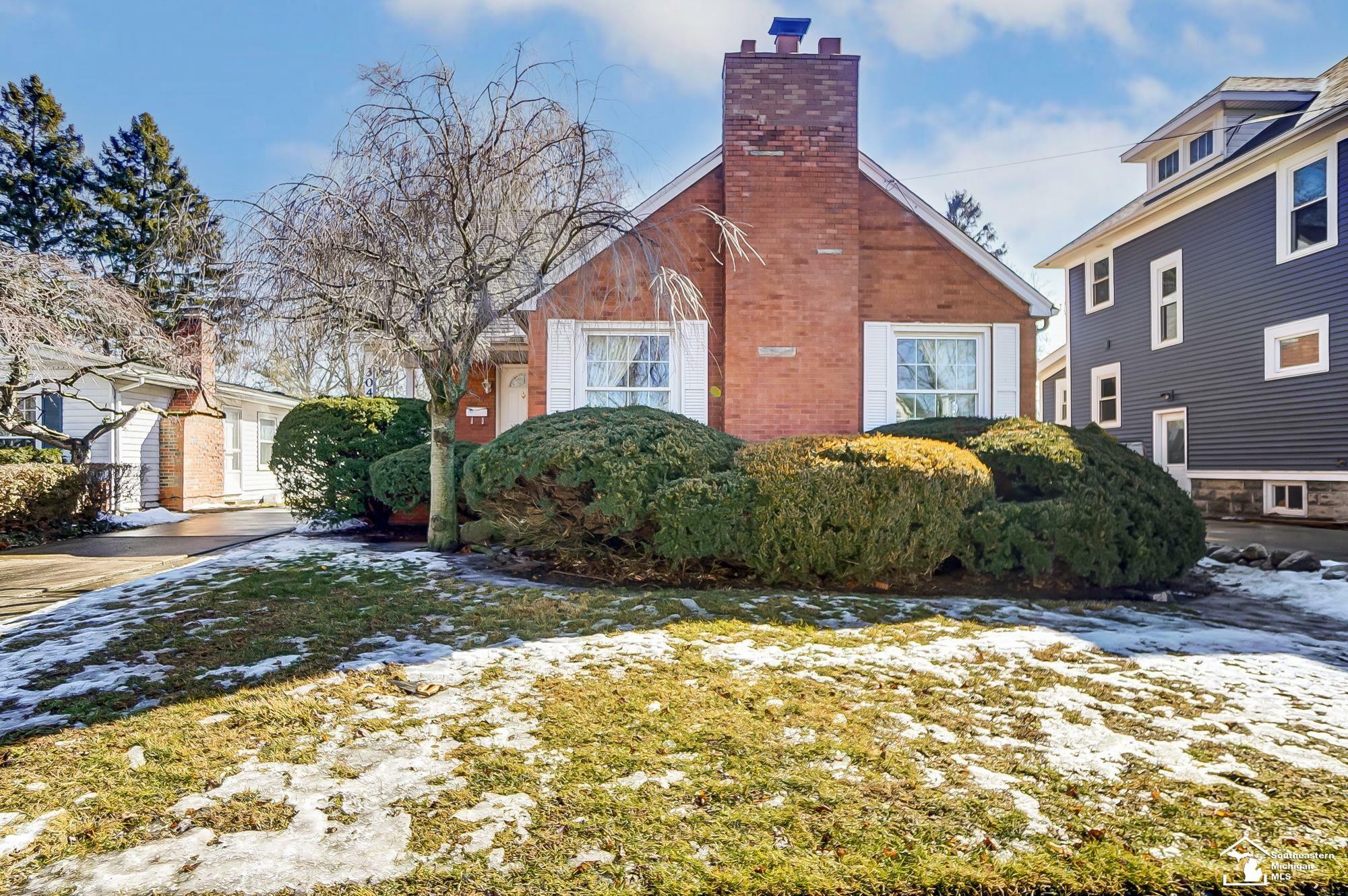 Property Photo:  304 Lavender Street  MI 48162 