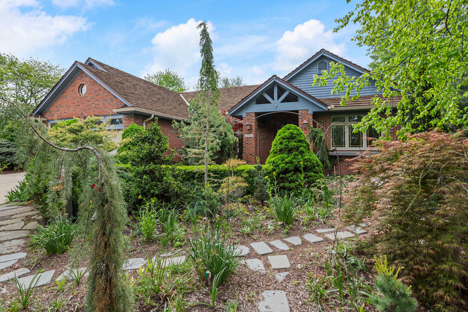 2806 Oakmont Court  Champaign IL 61821 photo