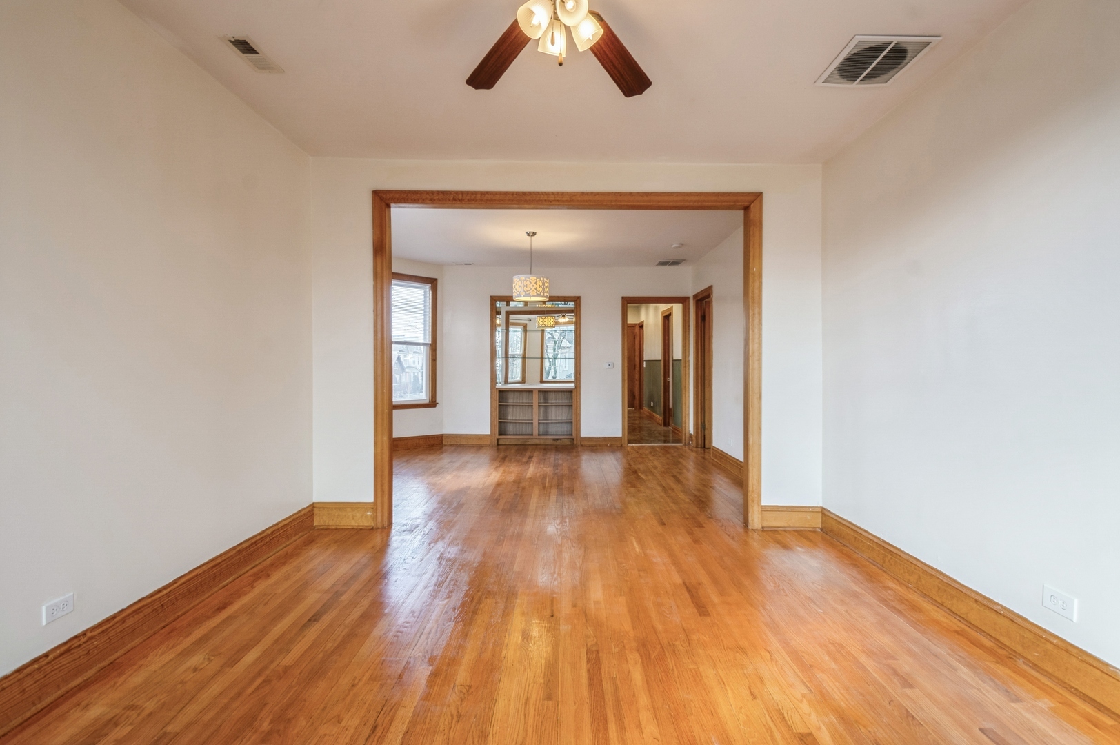 Property Photo:  3400 N Keeler Avenue 2  IL 60641 